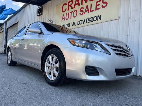 Used 2011 Toyota Camry LE image 5