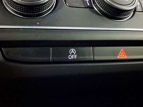 Used 2021 Volkswagen Atlas Cross Sport SE w/ Panoramic Sunroof Package image 22