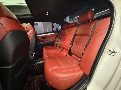 Used 2013 BMW M5 RWD image 12