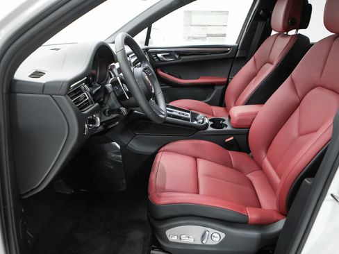 New 2026 Porsche Macan AWD/4WD image 22