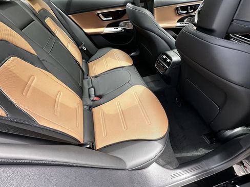 New 2026 Mercedes-Benz E 53 AMG e 4MATIC Wagon image 18