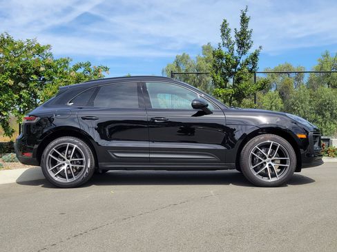 Used 2025 Porsche Macan image 7