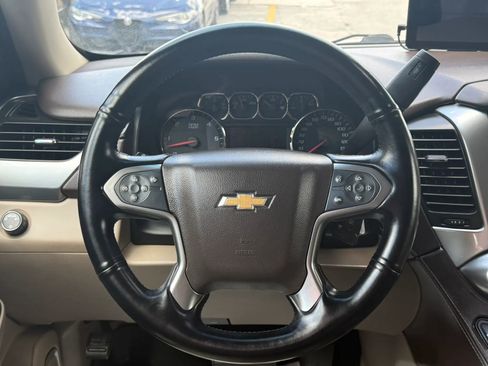 Used 2016 Chevrolet Suburban LT RWD image 7