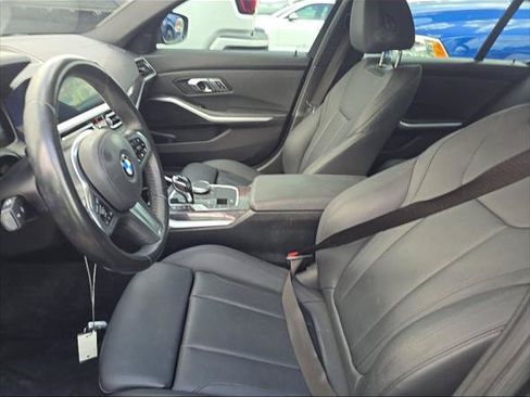 Used 2019 BMW 330i Sedan w/ M Sport Package RWD image 11