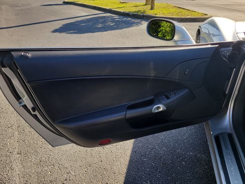 Used 2011 Chevrolet Corvette Coupe w/ Preferred Equipment Group image 16