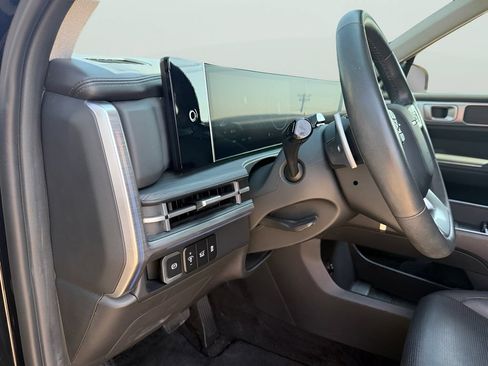 Used 2025 Hyundai Santa Fe Limited FWD image 19
