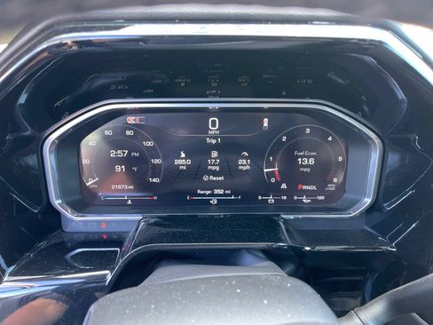 Used 2026 GMC Sierra 1500 SLT RWD image 6