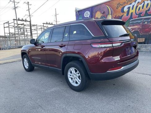 Certified 2023 Jeep Grand Cherokee Laredo image 3