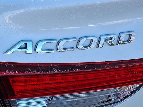 Used 2018 Honda Accord EX-L image 33