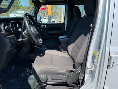 Used 2023 Jeep Wrangler Unlimited w/ Cold Weather Group AWD/4WD image 12