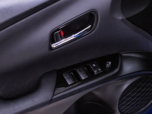 Used 2020 Toyota Prius XLE image 30