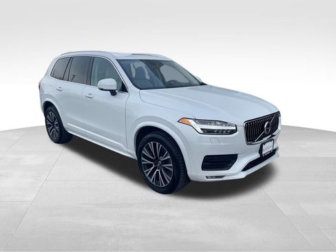Used 2022 Volvo XC90 T6 Momentum image 10
