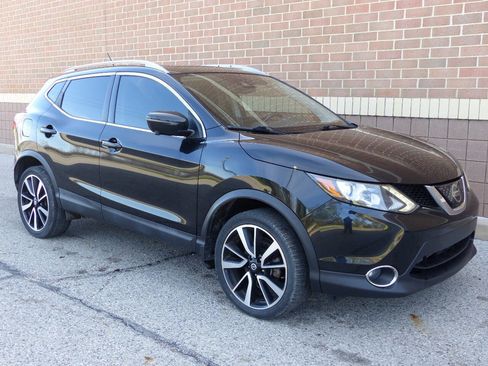 Used 2018 Nissan Rogue Sport SL w/ SL Premium Package AWD/4WD image 14