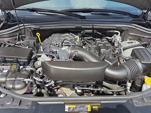 Used 2024 Dodge Durango GT RWD image 31