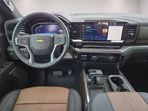 Used 2024 Chevrolet Silverado 1500 High Country w/ High Country Premium Package AWD/4WD image 10