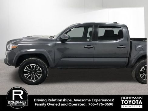Used 2022 Toyota Tacoma TRD Sport image 3