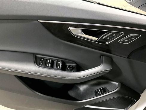 Used 2023 Audi Q8 Prestige AWD/4WD image 37