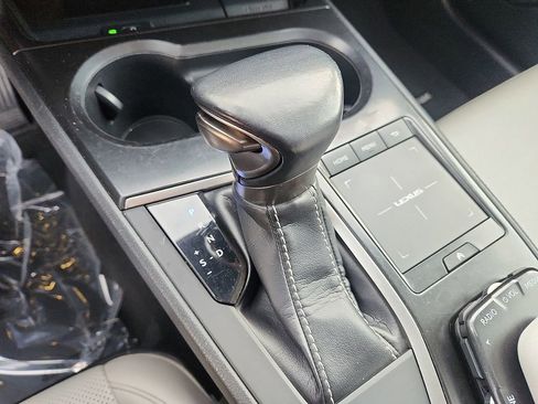 Used 2020 Lexus UX 250h w/ Premium Package image 16