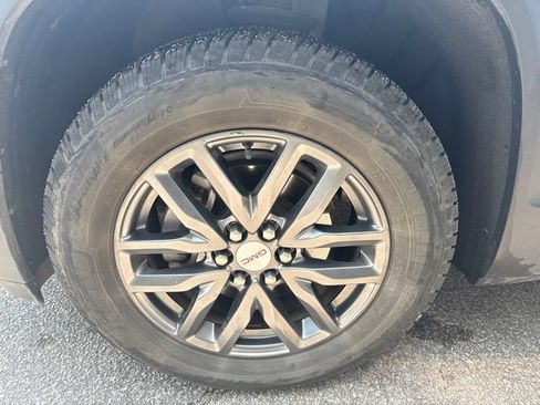 Used 2017 GMC Acadia SLT FWD image 9