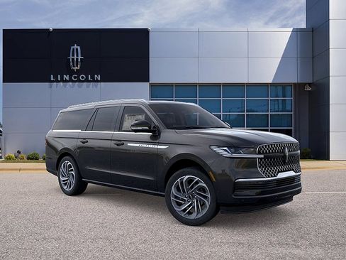 New 2026 Lincoln Navigator L Reserve AWD/4WD image 7