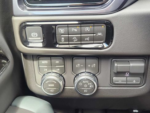 New 2026 GMC Yukon AT4 w/ AT4 Premium Plus Package AWD/4WD image 25
