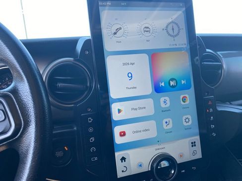 Used 2020 Jeep Gladiator Sport image 11