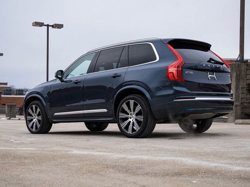 Certified 2025 Volvo XC90 T8 Plus w/ Protection Package Premier image 5