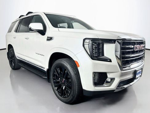 Used 2023 GMC Yukon SLT w/ SLT Premium Package AWD/4WD image 8