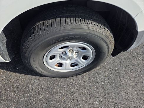 Used 2015 Nissan Frontier S RWD image 14