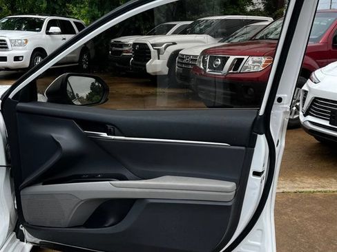 Used 2020 Toyota Camry LE FWD image 26