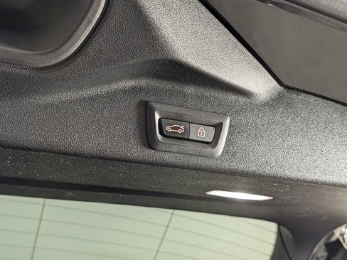 Used 2022 BMW X5 sDrive40i w/ M Sport Package image 19