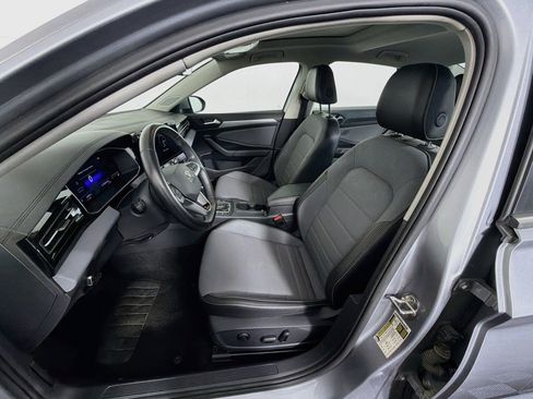 Used 2025 Volkswagen Jetta SE FWD image 13