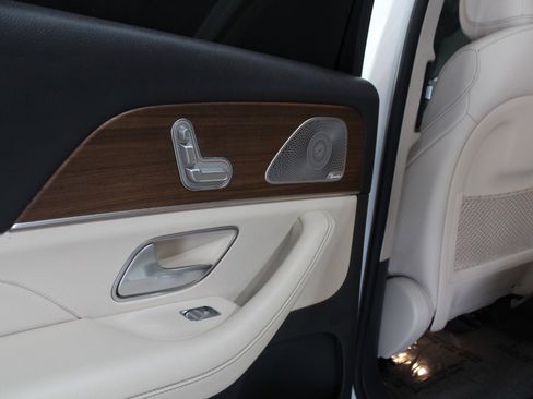 Used 2020 Mercedes-Benz GLS 450 4MATIC image 42
