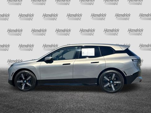 Used 2024 BMW iX xDrive50 w/ Sport Package AWD/4WD image 8