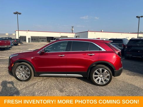 Used 2022 Cadillac XT4 Premium Luxury w/ Cold Weather Package FWD image 5