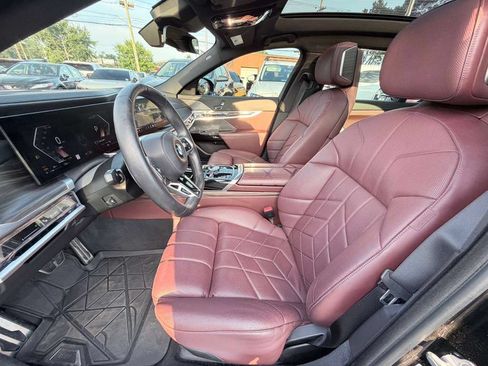 Used 2023 BMW 760i xDrive w/ Luxury Rear Seating Package AWD/4WD image 19