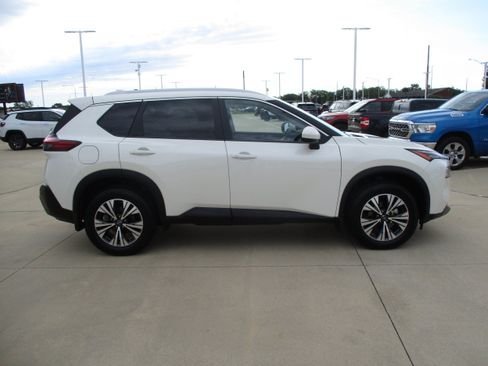 Used 2023 Nissan Rogue SV w/ SV Premium B Package AWD/4WD image 8