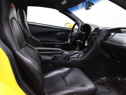 Used 2002 Chevrolet Corvette Z06 w/ Memory Pkg RWD image 18