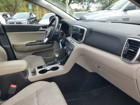 Used 2021 Kia Sportage LX image 32
