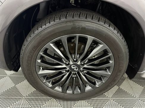 Used 2022 INFINITI QX80 Sensory w/ All-Season Package image 11
