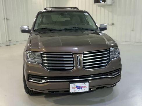 Used 2015 Lincoln Navigator 2WD image 4