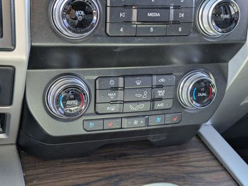 Used 2020 Ford F150 Lariat w/ Equipment Group 502A Luxury image 24