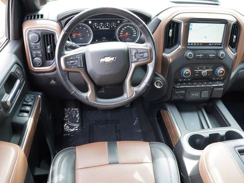 Used 2019 Chevrolet Silverado 1500 High Country w/ High Country Premium Package AWD/4WD image 22