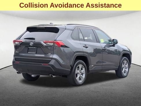 Used 2022 Toyota RAV4 LE AWD/4WD image 5