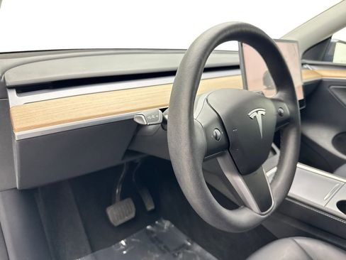 Used 2024 Tesla Model Y Long Range AWD/4WD image 50