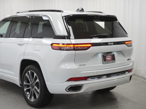 Used 2025 Jeep Grand Cherokee Overland w/ Adv Protech Group III AWD/4WD image 16