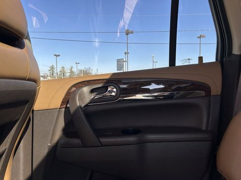 Used 2017 Buick Enclave Premium w/ Experience Buick Package image 30