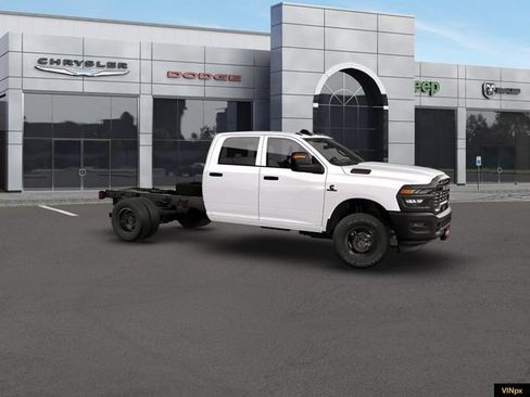 New 2026 RAM 3500 Tradesman AWD/4WD image 6