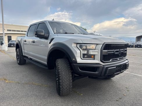 Used 2019 Ford F150 Raptor w/ Equipment Group 802A Luxury AWD/4WD image 3