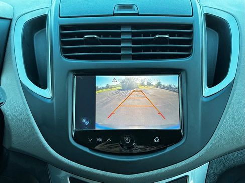 Used 2015 Chevrolet Trax LT w/ LT Plus Package AWD/4WD image 19